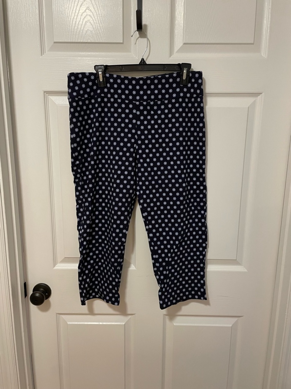 New Directions Navy Blue Geometric Print Capris size 16